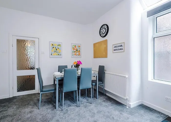 Discounted Month Contractor Parking Wi-fi Sleeps 8