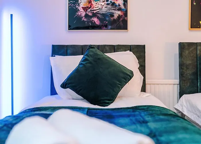 Apartament Discounted Month Contractor Parking Wi-fi Sleeps 8 *