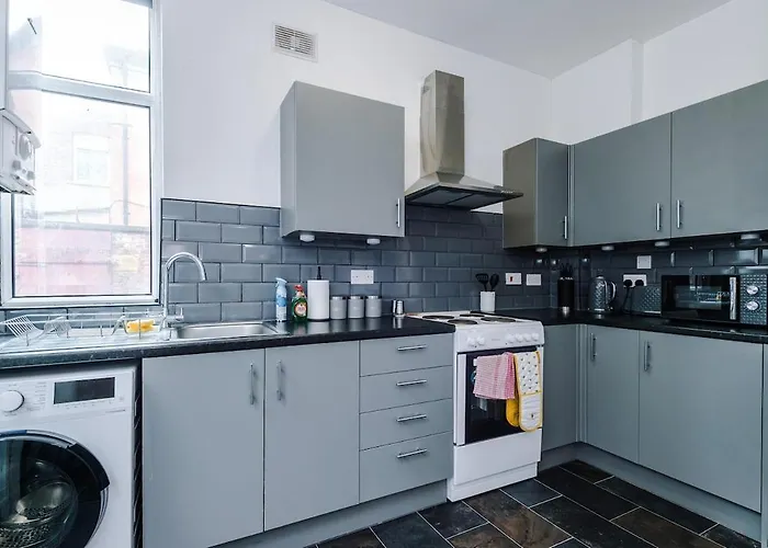 Discounted Month Contractor Parking Wi-fi Sleeps 8 *