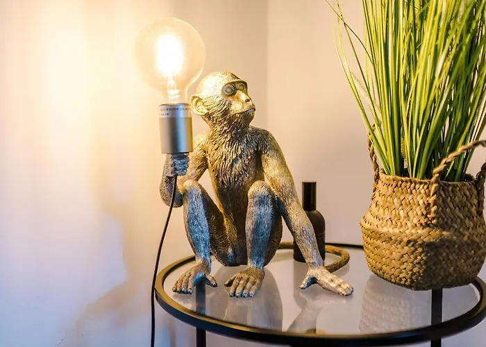 Discounted Month Contractor Parking Wi-fi Sleeps 8 Apartament