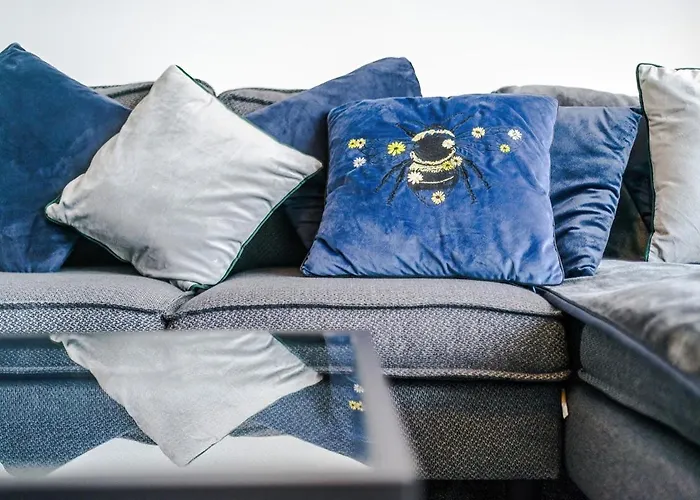 Apartament Discounted Month Contractor Parking Wi-fi Sleeps 8