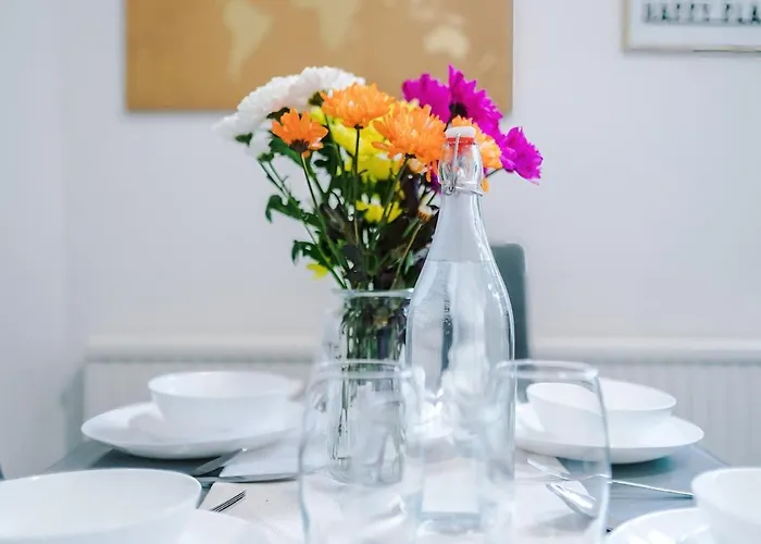 Apartament Discounted Month Contractor Parking Wi-fi Sleeps 8 Manchester