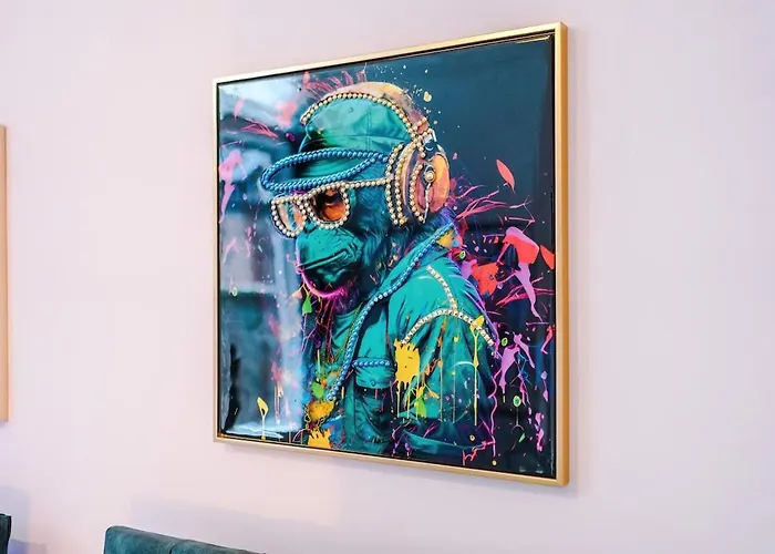 Discounted Month Contractor Parking Wi-fi Sleeps 8