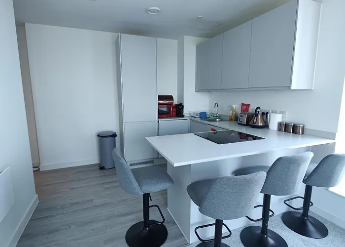 דירה Penthouse-like With & Waterfront Views In Old Trafford With 500mbps Internet And Netflix