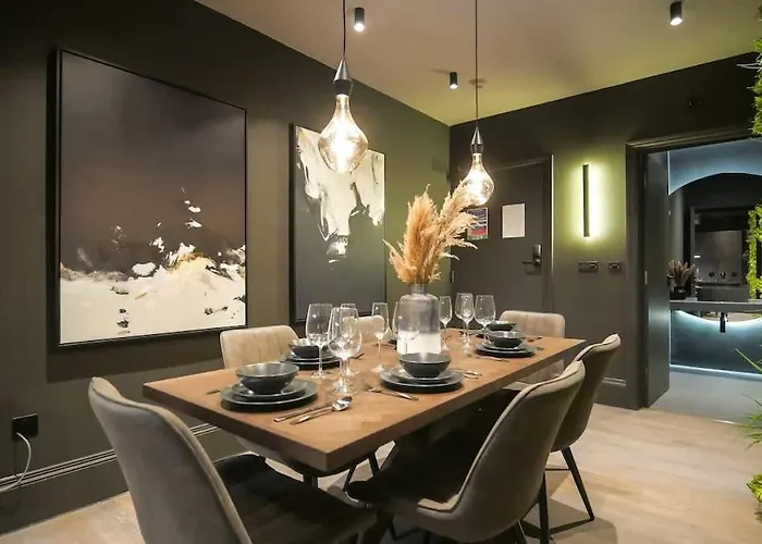 Midnight At The Heim *