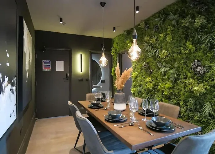 Midnight At The Heim * Manchester