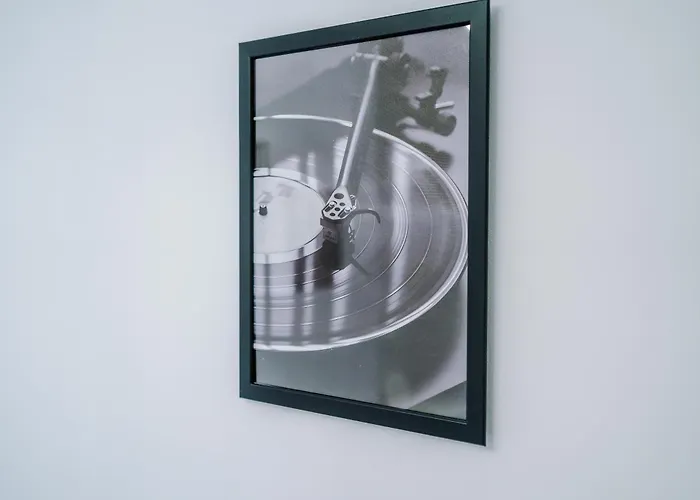 Сasa de vacaciones Stunning In Salford With Free Parking, Office, Pool & Ping Pong Table *