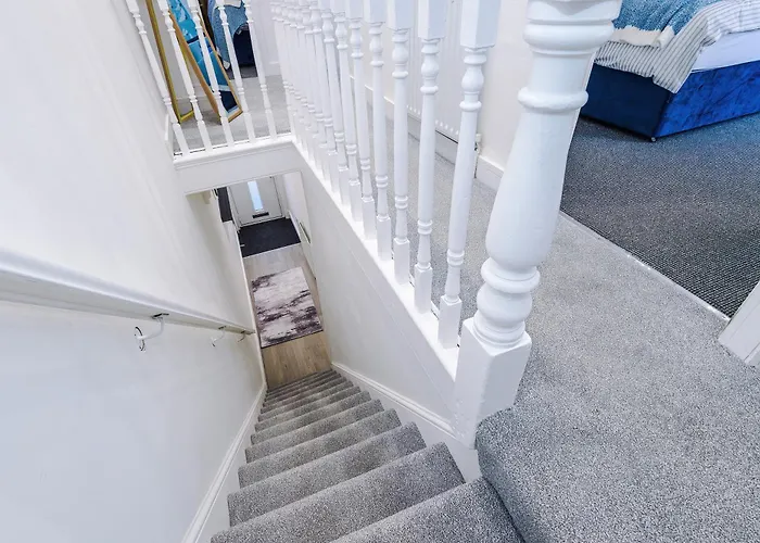 Stunning In Salford With Free Parking, Office, Pool & Ping Pong Table Сasa de vacaciones Mánchester