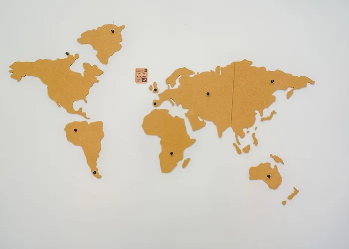 Stunning In Salford With Free Parking, Office, Pool & Ping Pong Table 펜션