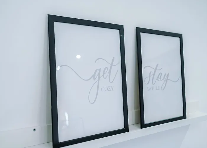 펜션 Stunning In Salford With Free Parking, Office, Pool & Ping Pong Table