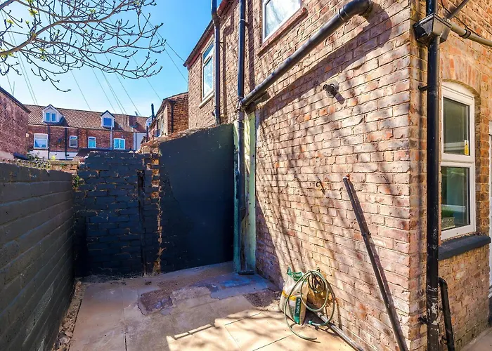 Сasa de vacaciones Stunning In Salford With Free Parking, Office, Pool & Ping Pong Table *