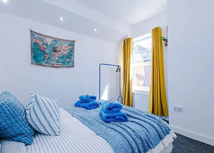 Сasa de vacaciones Stunning In Salford With Free Parking, Office, Pool & Ping Pong Table *