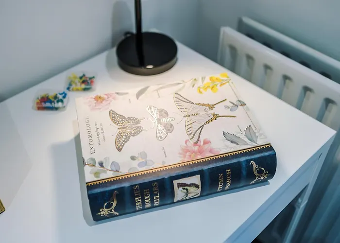 펜션 Stunning In Salford With Free Parking, Office, Pool & Ping Pong Table *