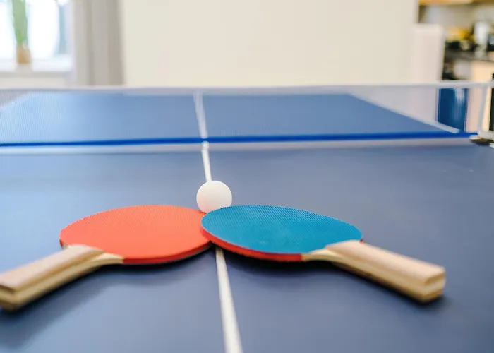 펜션 Stunning In Salford With Free Parking, Office, Pool & Ping Pong Table *