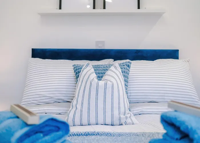 Stunning In Salford With Free Parking, Office, Pool & Ping Pong Table Сasa de vacaciones Mánchester