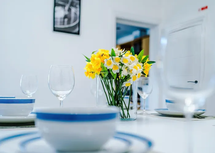 Stunning In Salford With Free Parking, Office, Pool & Ping Pong Table * Mánchester