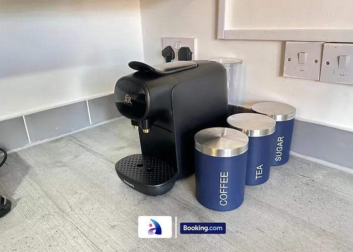 Discounted - 3-bed By Avalora Short Lets & Serviced Old Trafford With Pool & Tennis Table - Driveway Prázdninový dům *