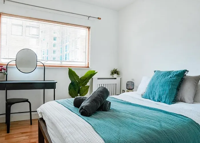 아파트 Cosy 2-Bed Apartment With Warm - Homey Vibes *