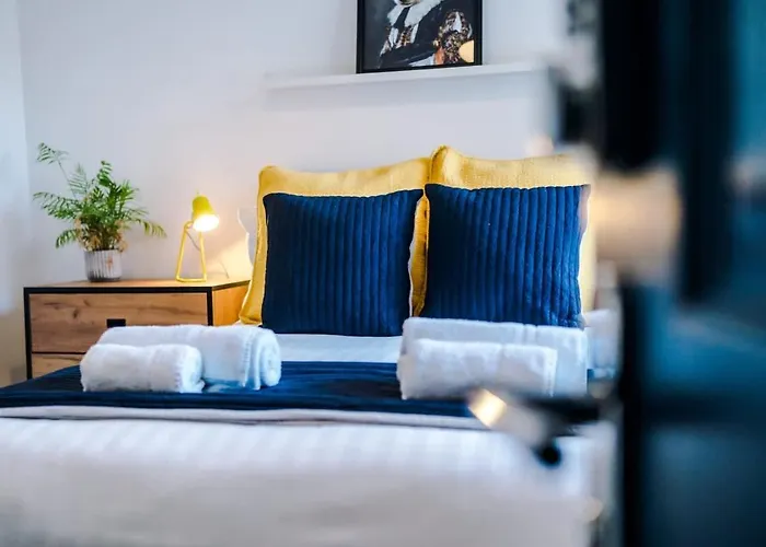 Barton House - Sleeping 10 Сasa de vacaciones *