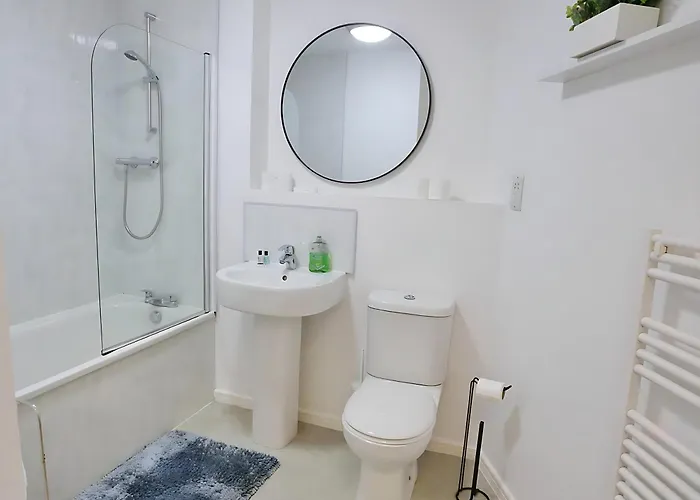 Prime Location 2-bed By Co-op Live & Ethihad - Pass The Keys Apartamento