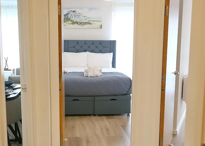 Prime Location 2-bed By Co-op Live & Ethihad - Pass The Keys Apartamento