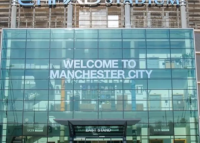 Away From * Mánchester