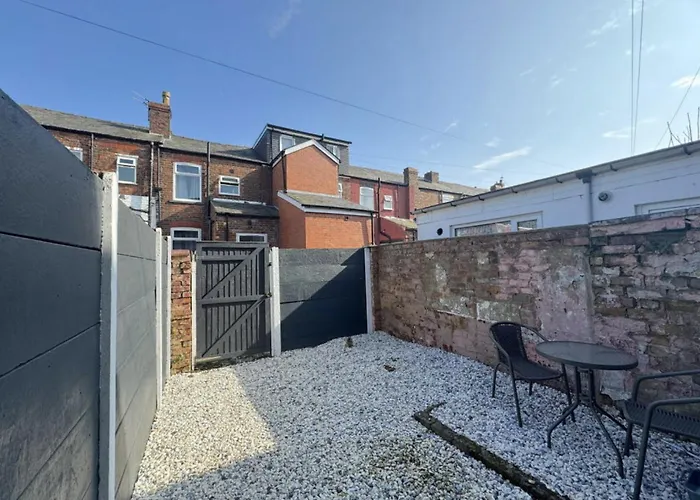 Prázdninový dům Levenshulme House - 2 Bedroom - Sleeps 6 - Free Parking & Wifi Manchester