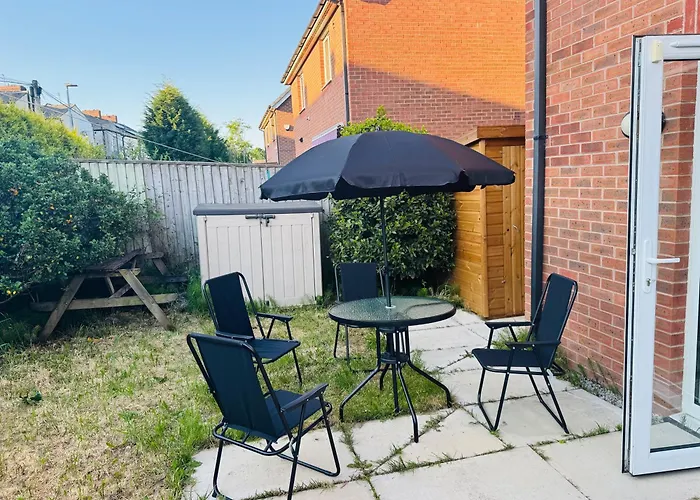 Large 3 Bed - Coop Live -free Parking Apartamento