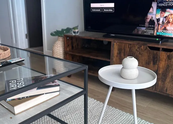 Apartment Spacious - Next To Ao Arena & Picadilly Station - Local Attractions - Free Parking