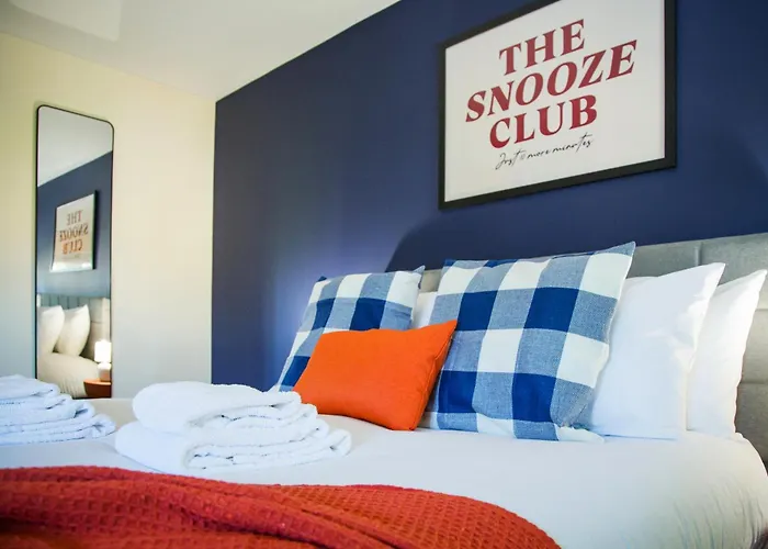 Comfy 3br - Near Deansgate - Perfect For Work, Leisure & Stadium Visits With Parking *