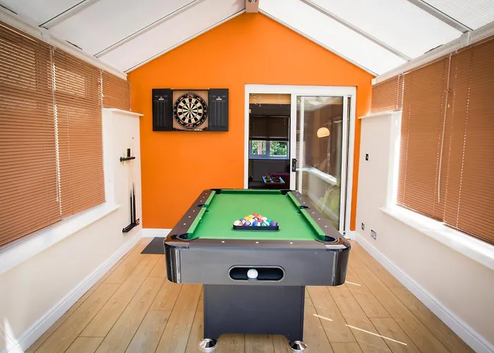 Comfy 3br - Near Deansgate - Perfect For Work, Leisure & Stadium Visits With Parking