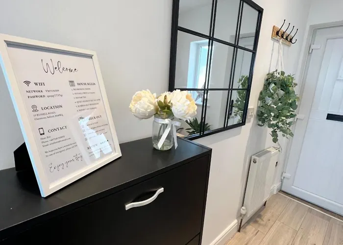 Dom wakacyjny Spacious, Cosy & Stylish 3 Bed In Salford, Near Trafford Park - Free Parking *