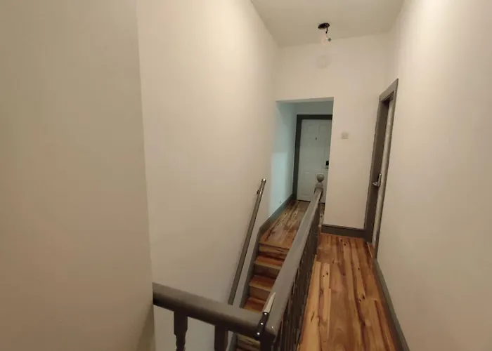 Double-bedroom In The Heart Of Harpurhey A3 Perfect For Short Affittacamere *