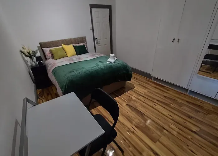 Double-bedroom In The Heart Of Harpurhey A2 Perfect For Short 게스트하우스 맨체스터