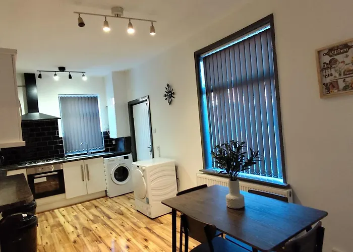 게스트하우스 Double-bedroom In The Heart Of Harpurhey A2 Perfect For Short