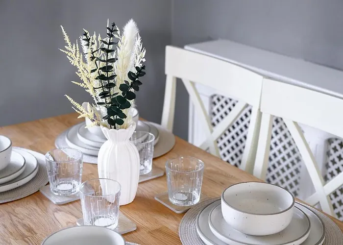 Stylish 3 Bedroom House Free Parking Сasa de vacaciones *