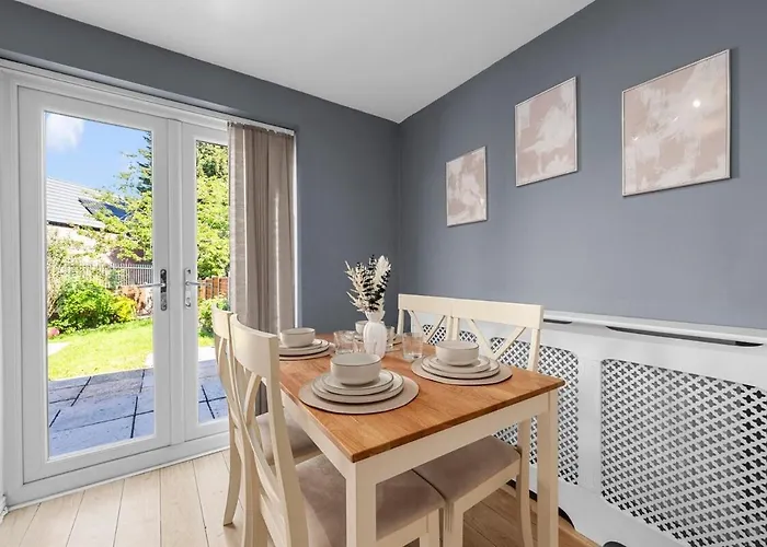 Stylish 3 Bedroom House Free Parking * Mánchester