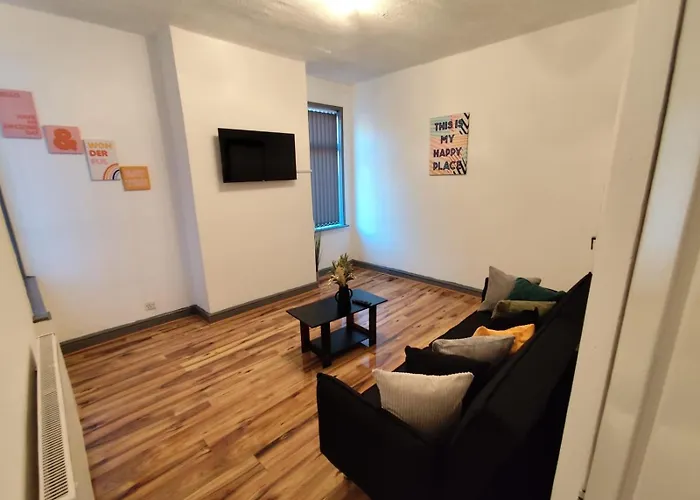 Double-bedroom In The Heart Of Harpurhey A1 Perfect For Short 招待所