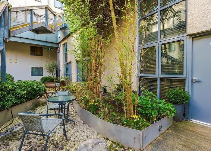 Stunning Duplex In Manchester, Workspace For Professionals 아파트 *