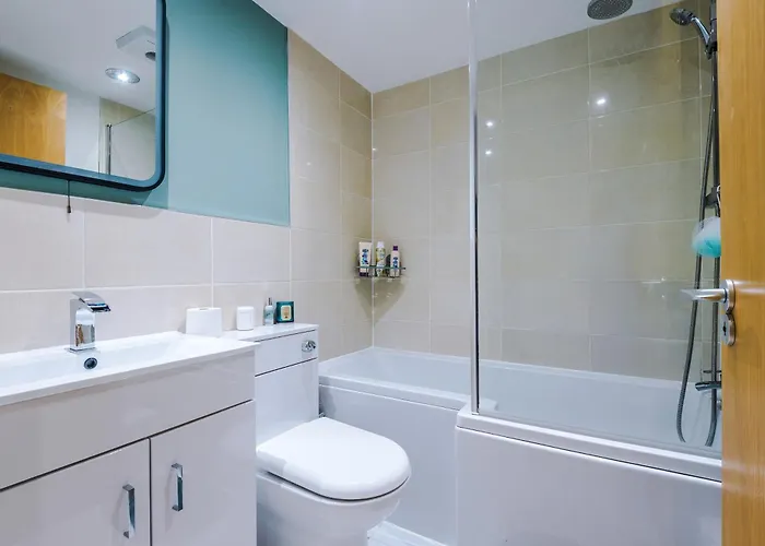 아파트 Stunning Duplex In Manchester, Workspace For Professionals