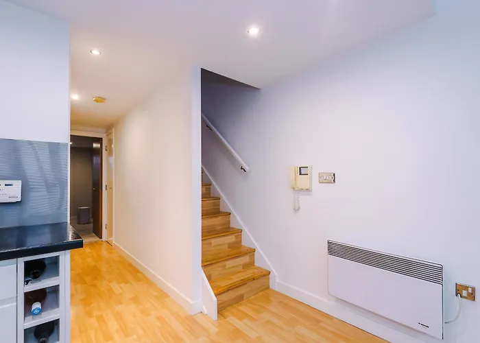 Stunning Duplex In Manchester, Workspace For Professionals * 맨체스터