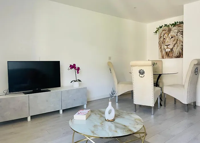 Modern 2-bed - Centre Lejlighed