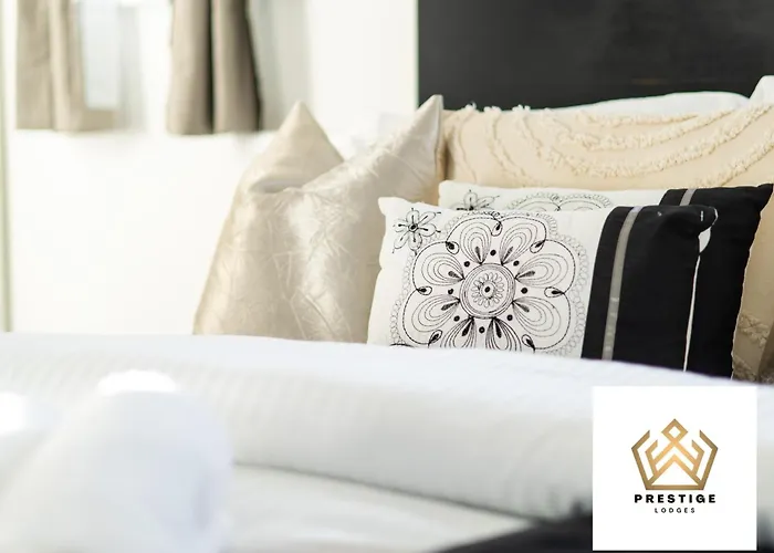 - Centre - Parking - Full Kitchen - M60 *