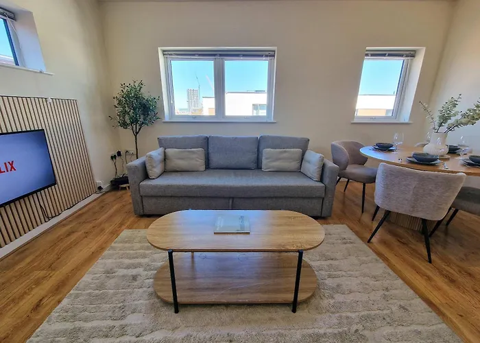 Free Parking Centre Flat By Superhost