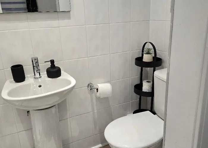 The Cosy Nest - Short Let In Salford *