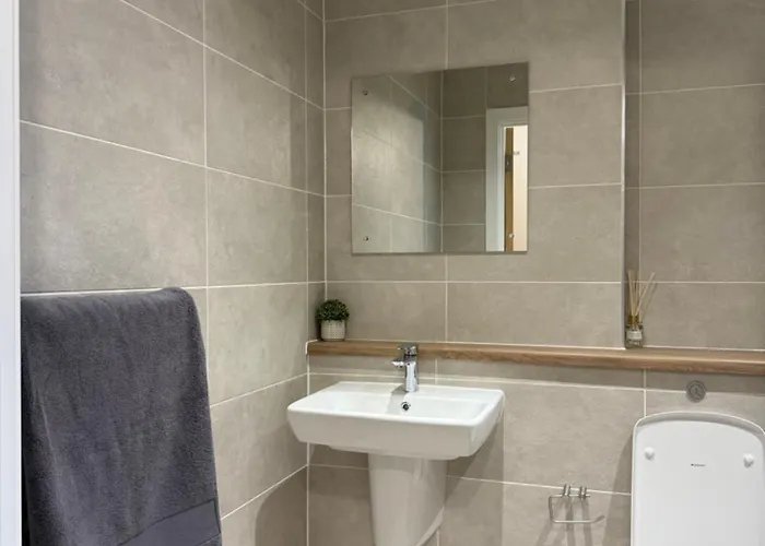 Luxepoint A Luxurious1-bed Flat With Gym And Cinema *