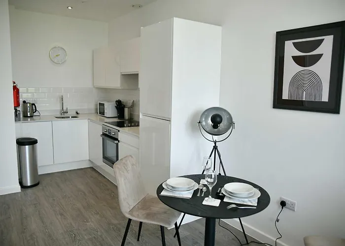 Spacious 1 Bed Near Etihad 아파트 *