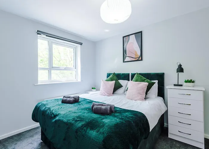 דירה Stunning Townhouse In Salford, Free Parking, Pool Table, Table Tennis, 4bedrooms *