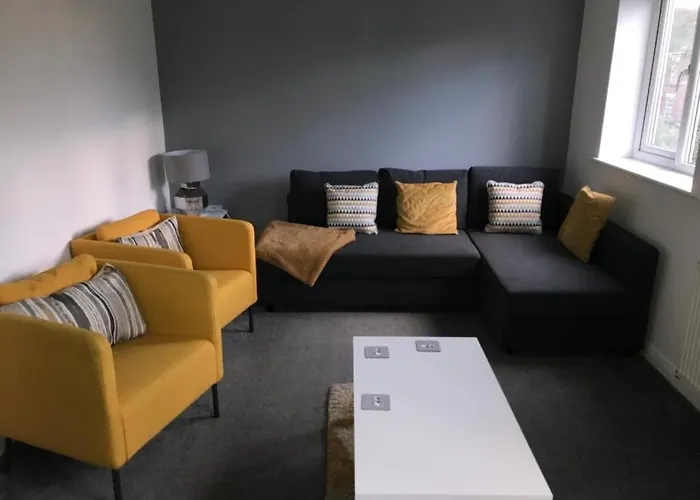 4 Bedroom Tameside Greater Sleeps 8 Mánchester