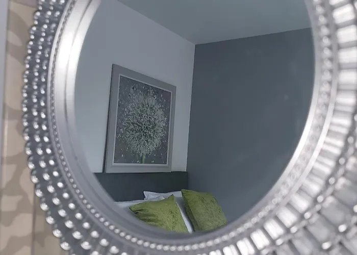 4 Bedroom Tameside Greater Sleeps 8 * Manchester